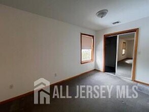 12 Burlew Pl in Sayreville, NJ - Building Photo - Building Photo