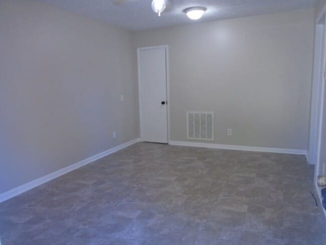 4967 Fieldcrest Dr in Fayetteville, NC - Building Photo - Building Photo