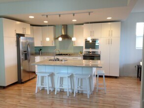 516 E Glover Ave in Milwaukee, WI - Building Photo - Building Photo