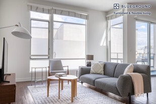 4055 Redwood Ave in Los Angeles, CA - Building Photo