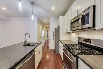 2221 M St NE in Washington, DC - Building Photo - Building Photo