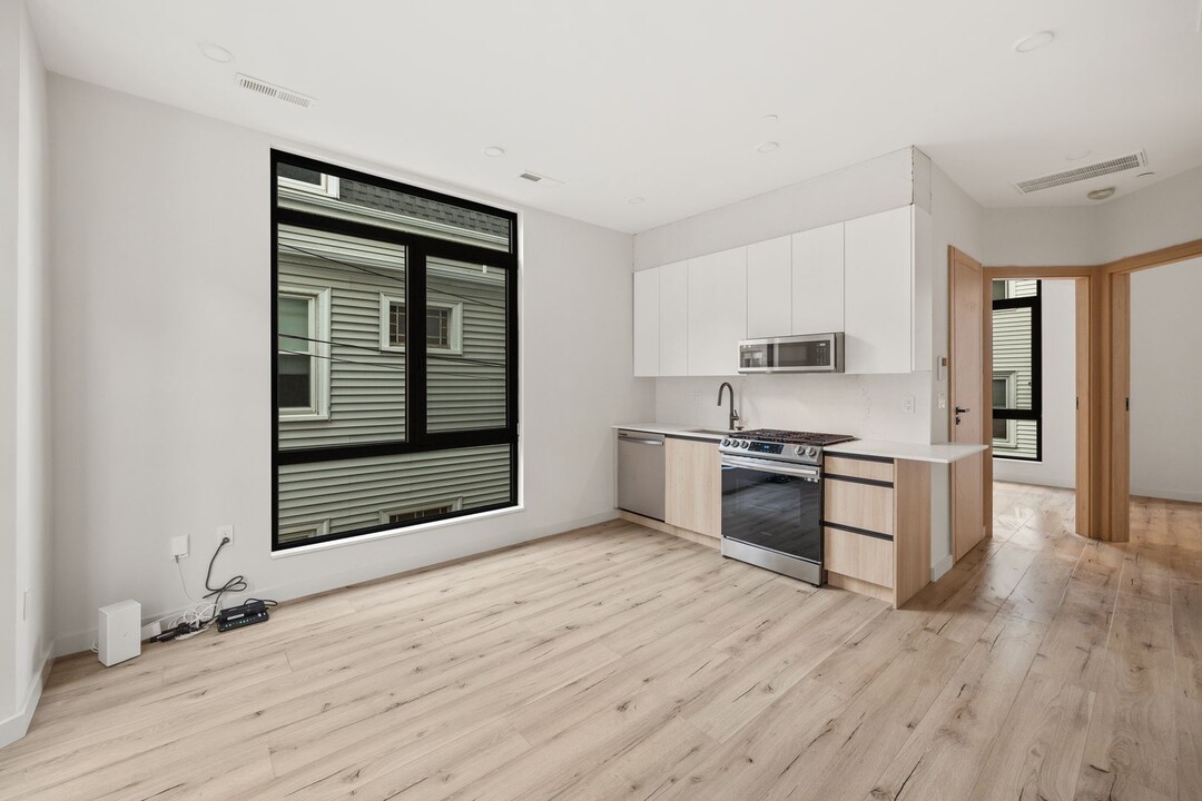 6 National St, Unit 2 in Boston, MA - Foto de edificio