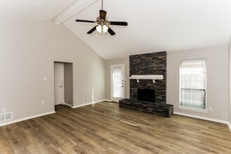 3309 Sara Dr in Rowlett, TX - Foto de edificio - Building Photo