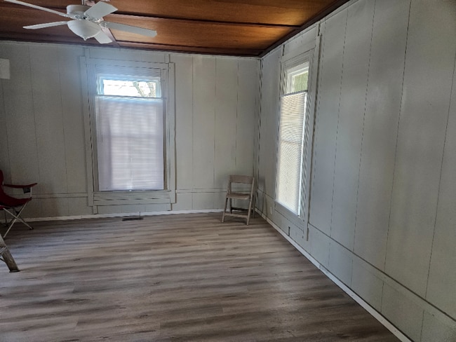 1621 Indiana Ave in Anderson, IN - Foto de edificio - Building Photo