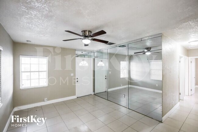 16200 NW 17th Pl in Opa Locka, FL - Building Photo - Building Photo