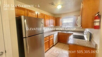 208 San Clemente Ave in Albuquerque, NM - Building Photo