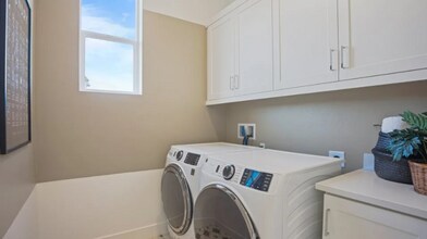 198 Billings in Irvine, CA - Foto de edificio - Building Photo