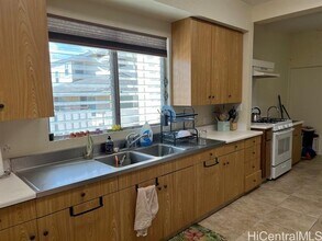 2810 Winam Ave in Honolulu, HI - Building Photo - Building Photo
