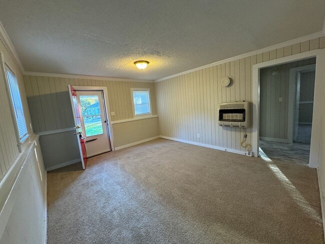 518 Costner St in Mount Holly, NC - Building Photo - Building Photo