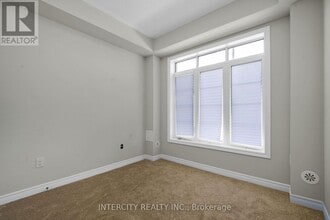 323 Inspire Blvd in Brampton, ON - Building Photo - Building Photo