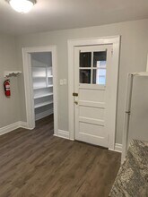 13 Wilfred St, Unit 1 in Montclair, NJ - Foto de edificio - Building Photo