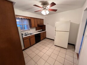 815 11th Ave, Unit 2 in Huntington, WV - Foto de edificio - Building Photo