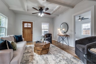 620 S Winnetka Ave in Dallas, TX - Building Photo - Building Photo