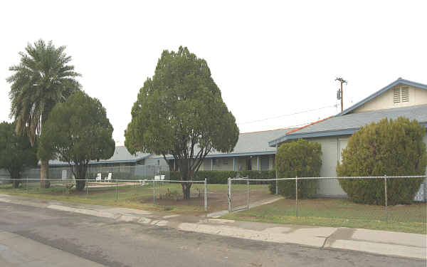 Skycrest Apartments in Phoenix, AZ - Building Photo