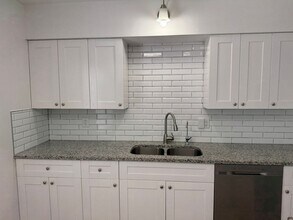 6109 Carlton Ave in Sarasota, FL - Building Photo - Building Photo