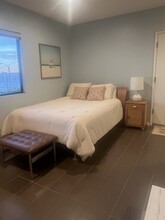 3005 Crest Dr, Unit B in Manhattan Beach, CA - Building Photo - Building Photo