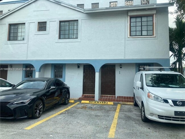 12025 SW 18th St in Miami, FL - Building Photo - Building Photo