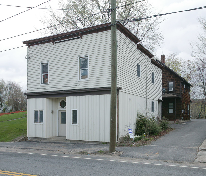 393 S Main St in Torrington, CT - Building Photo