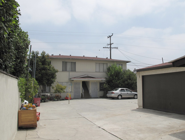 9624 Pinehurst Ave in South Gate, CA - Building Photo - Building Photo