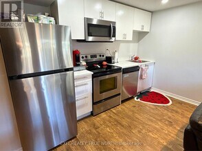 42 Booth St in Bradford West Gwillimbury, ON - Building Photo - Building Photo