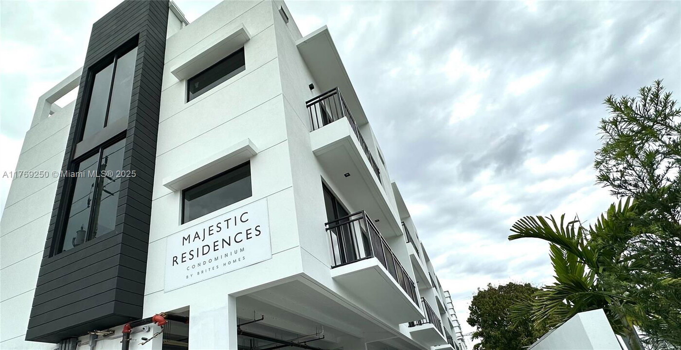 3345 SW 22nd Terrace in Miami, FL - Foto de edificio