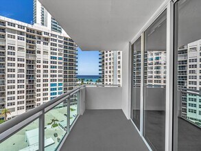 3001 S Ocean Dr, Unit 3001 in Hollywood, FL - Building Photo - Building Photo