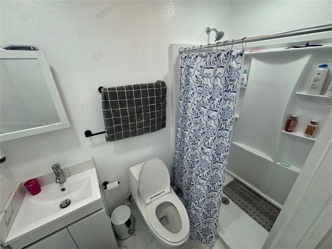 5832 SW 2nd St in Miami, FL - Building Photo - Building Photo