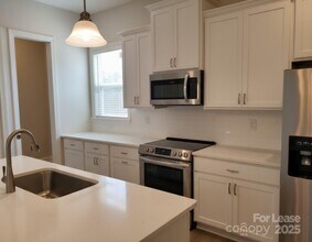 1057 McAlway Rd in Charlotte, NC - Building Photo - Building Photo