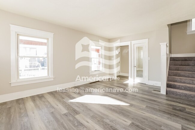 2229 10th St SW in Canton, OH - Foto de edificio - Building Photo