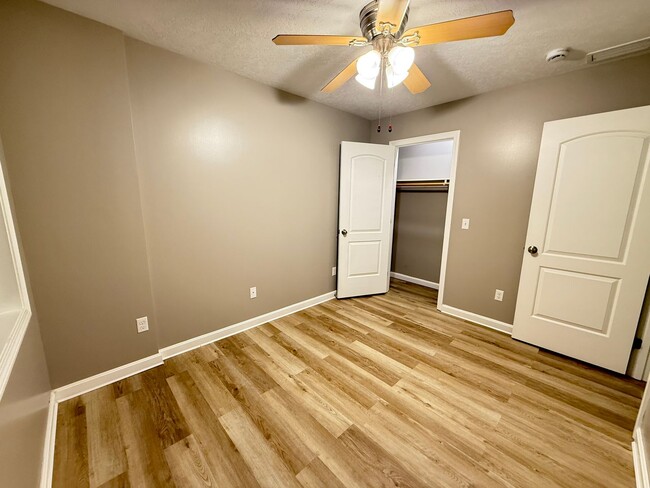 35-37 Westwood Dr in Springfield, MA - Foto de edificio - Building Photo