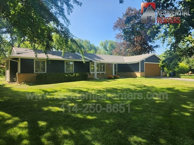 property at 15205 Merrie Cir