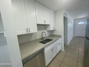 14607 N 32nd Pl in Phoenix, AZ - Building Photo - Building Photo