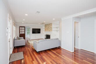 2177 Chain Bridge Rd in Vienna, VA - Building Photo - Building Photo