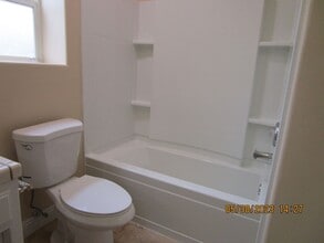 417 Rian Noelle Ct in Bakersfield, CA - Building Photo - Building Photo