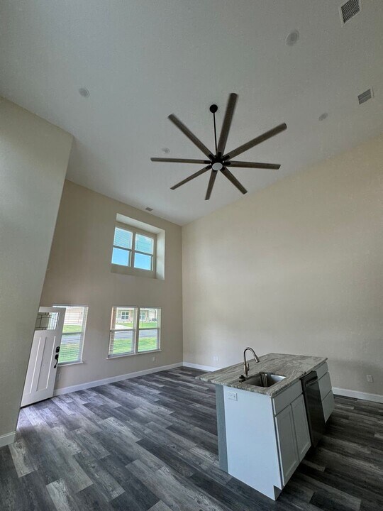 1320 Johnson Bend Rd in Weatherford, TX - Building Photo