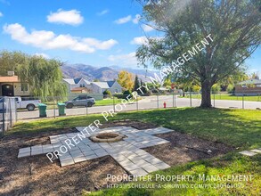929 Wasatch Dr in Layton, UT - Building Photo - Building Photo