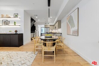 5629 Murray Ln in Los Angeles, CA - Foto de edificio - Building Photo