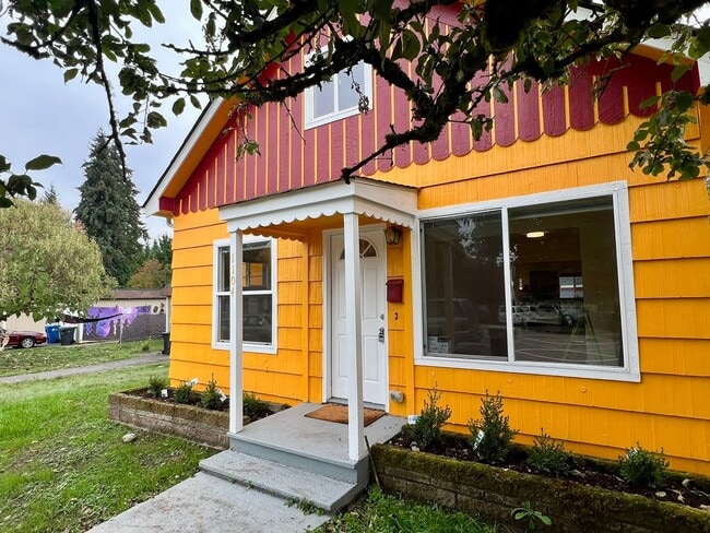 1104 Puget St NE in Olympia, WA - Building Photo - Building Photo