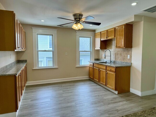 61 Fairfield St in New Haven, CT - Building Photo - Building Photo
