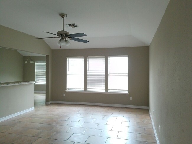 1106 Cupertino St in Portland, TX - Building Photo - Building Photo