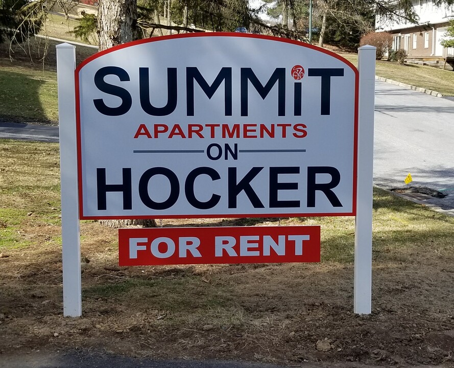 6175 - 6185 Hocker Dr in Harrisburg, PA - Foto de edificio