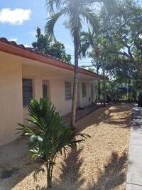 2326 Monroe St in Hollywood, FL - Building Photo - Building Photo