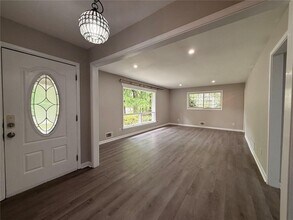 3891 Artist View Dr in Decatur, GA - Building Photo - Building Photo