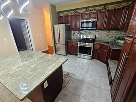 39 Allen Pl in Hartford, CT - Building Photo