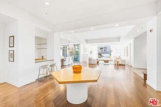 10380 Wilshire Blvd in Los Angeles, CA - Building Photo - Building Photo