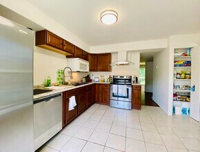 10690 High Beam Ct in Columbia, MD - Building Photo - Building Photo