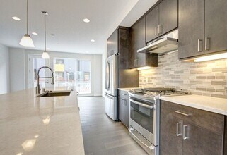 6542 32nd Ave NE in Seattle, WA - Building Photo - Building Photo