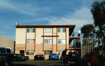 Sycamore Grande in Oakland, CA - Building Photo - Building Photo