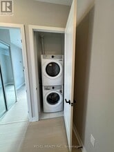 2088 James St in Burlington, ON - Building Photo - Building Photo