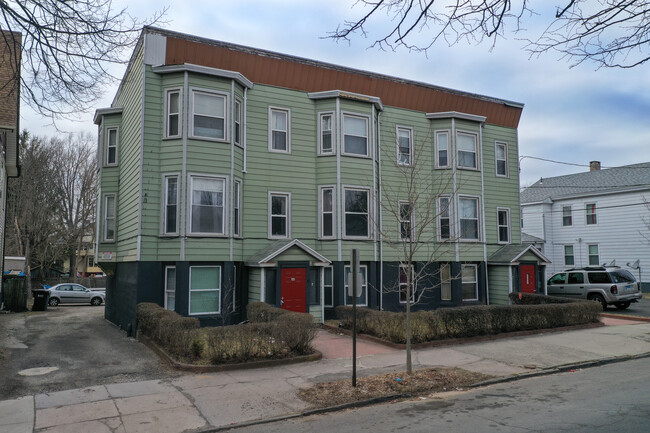 32 Clinton Ave in New Haven, CT - Building Photo - Building Photo